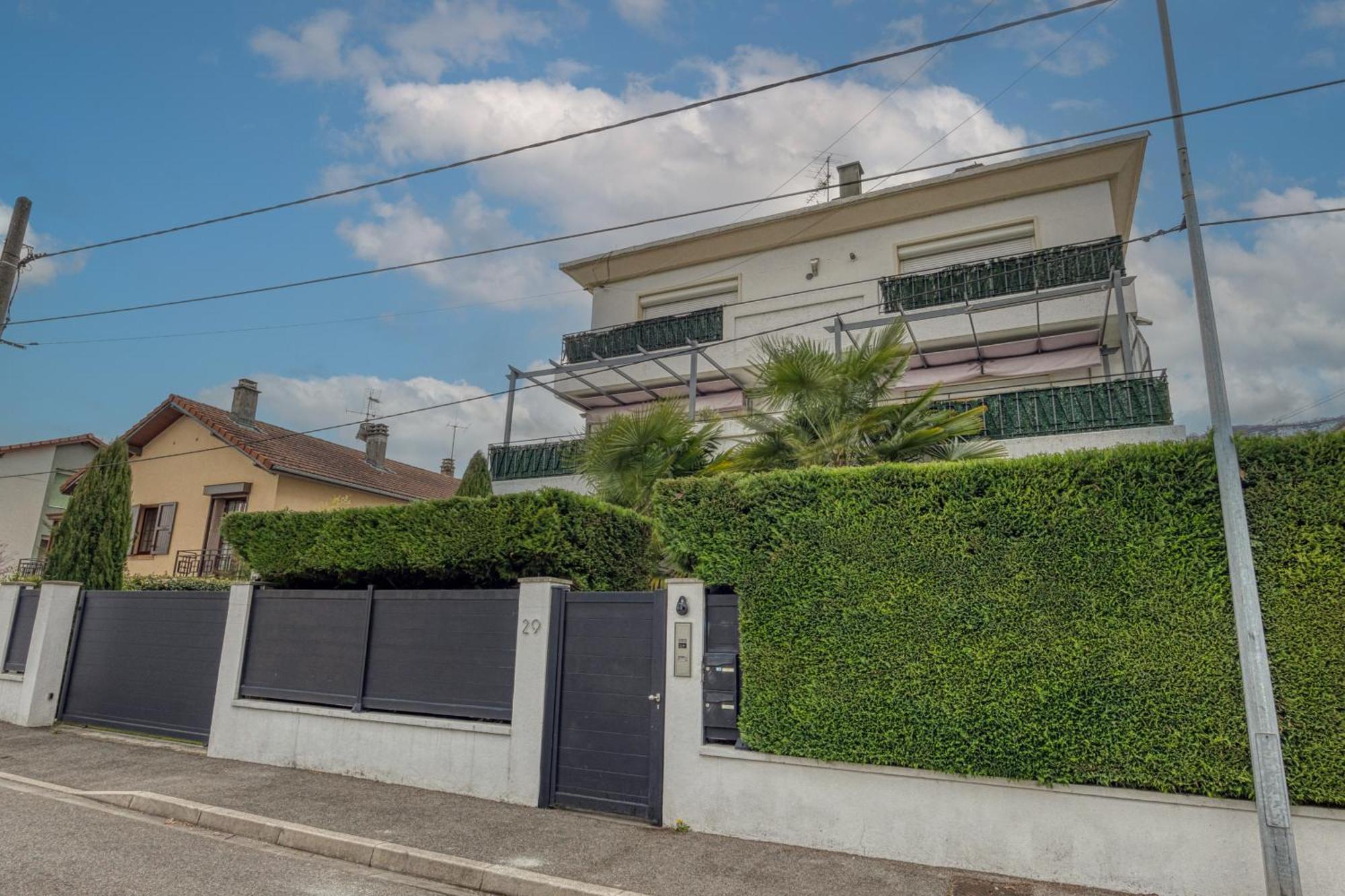 La Villa - Piscine / Karaoke / Jeux Fontaine  Luaran gambar